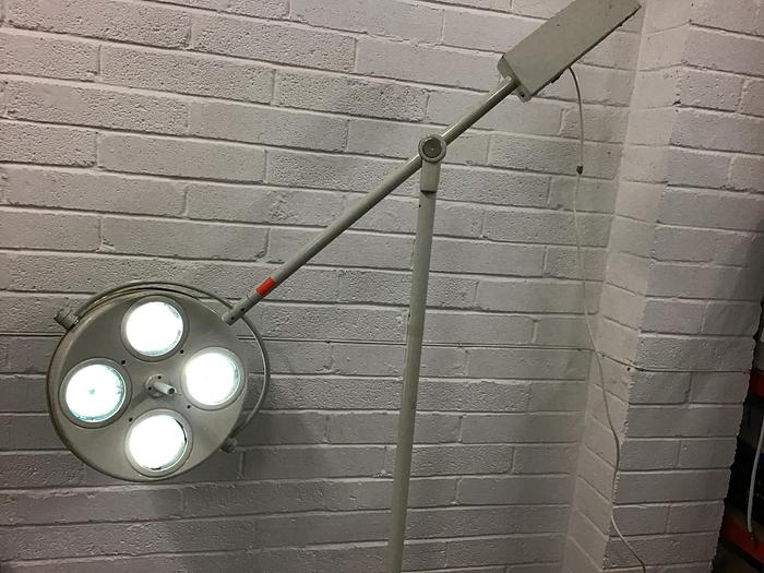 Used Hanaulux mobile operating light Oslo