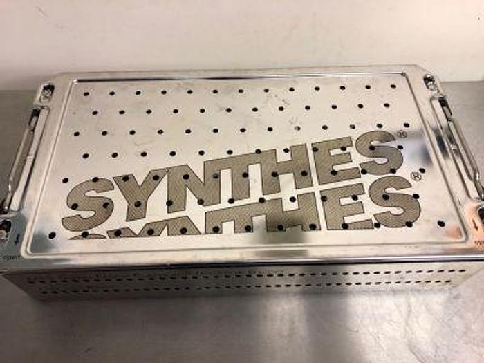 Used Synthes Case LISS Distal Femur Plates and Insertion Guides 681.280